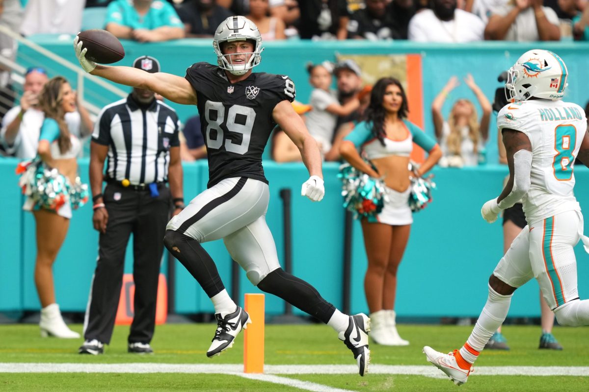Raiders tight end shares why he did Donald Trump dance after touchdown ...