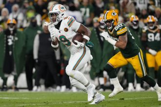 Jonnu Smith Miami Dolphins
